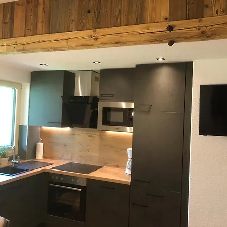 Thomas Apartman *